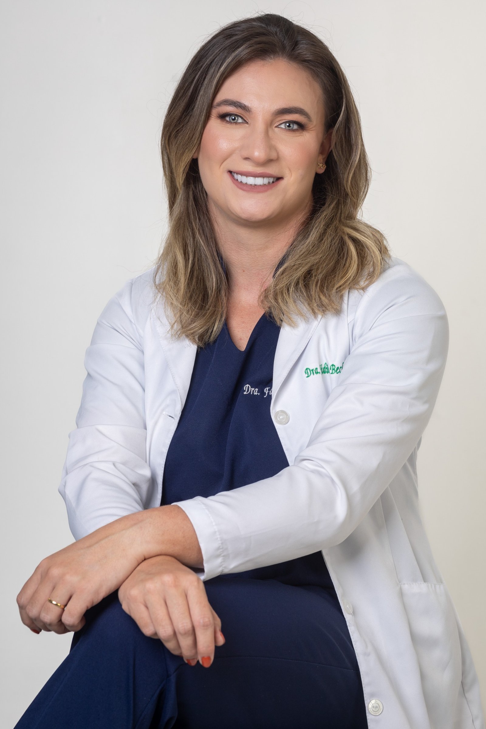 Dra. Fádia Bastos — Cirurgiã Geral e Coloproctologista
